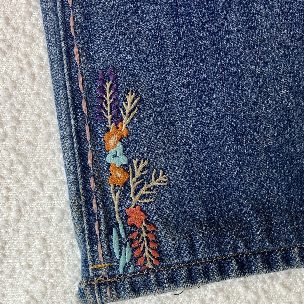 Joe's Jeans Low Rise Boho chic Embroidered Distressed and patchwork detail - Picture 9 of 14